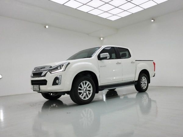 D-MAX CAB4 3.0 Z HILANDER  	2019